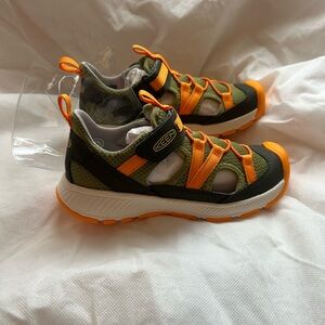 KEEN Youth’ Olive and Orange Sneakers